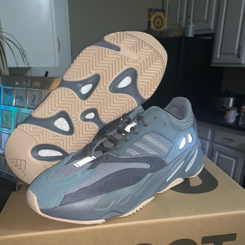 Yeezy 700 ‘teal blue’